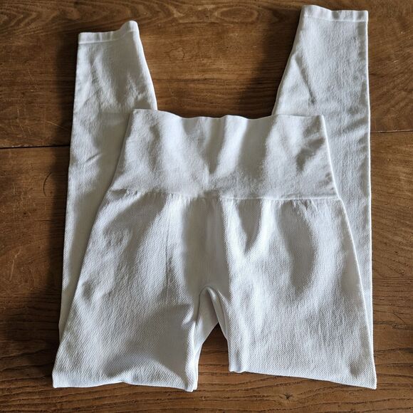 Warners Blissful Benefits Size Small/Medium White Leggings Like NEW - Picture 1 of 6
